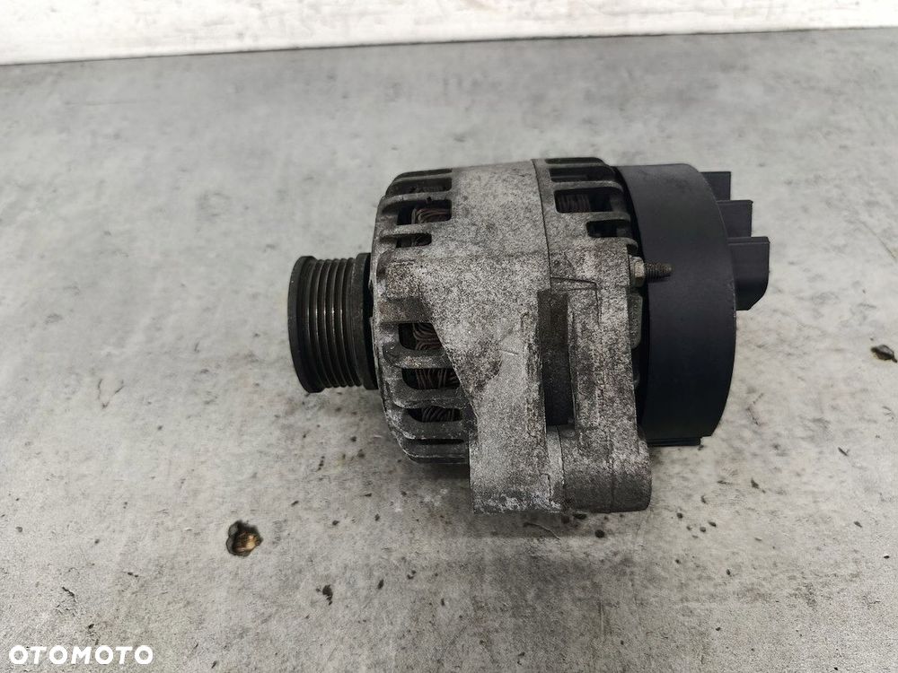 ALTERNATOR OPEL ZAFIRA B DENSO 1.9 CDTI - 1