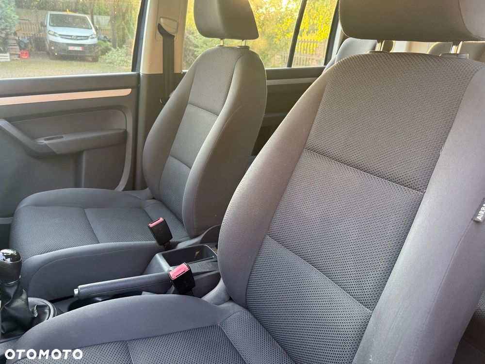 Volkswagen Touran 1.6 TDI DPF BlueMot Comfortline - 19