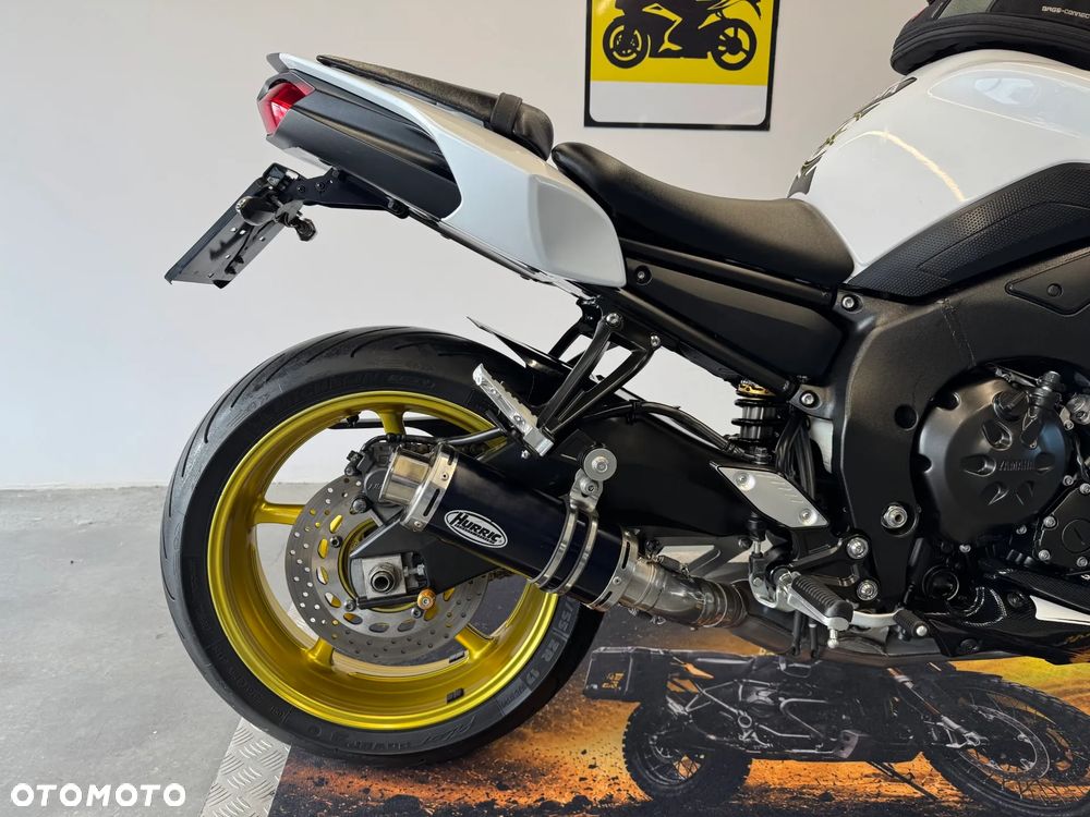 Yamaha FZ8 - 16