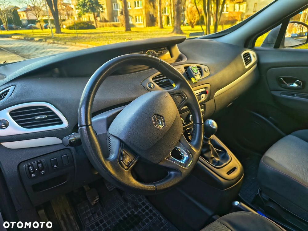 Renault Scenic 1.5 dCi Life - 10