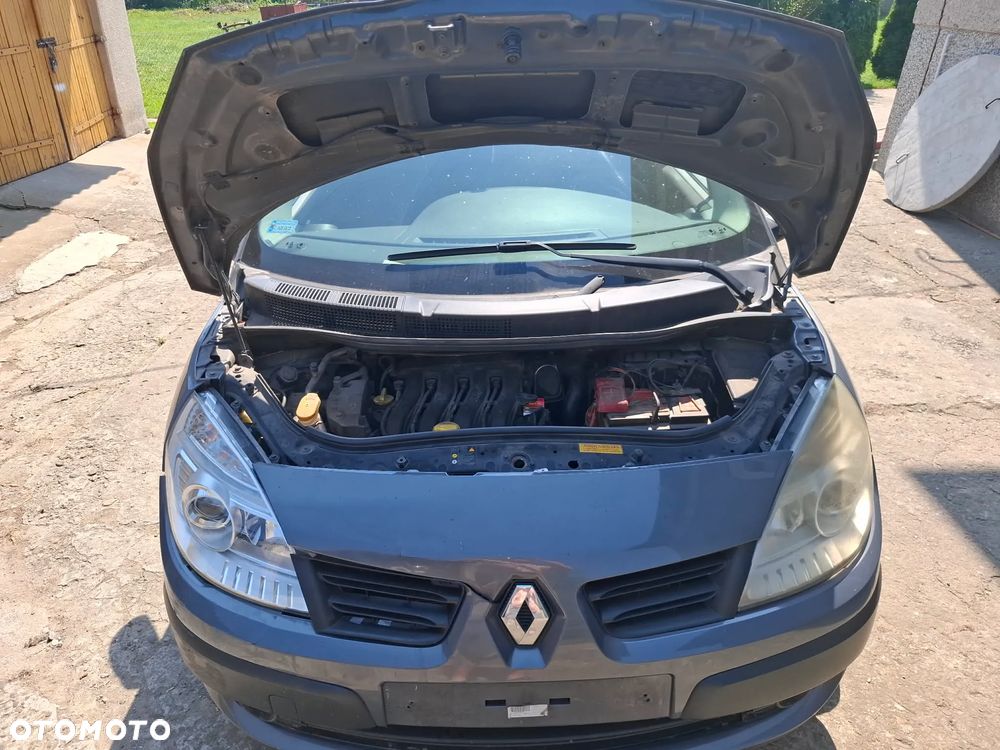Renault Scenic 1.6 16V Alize Plus - 9