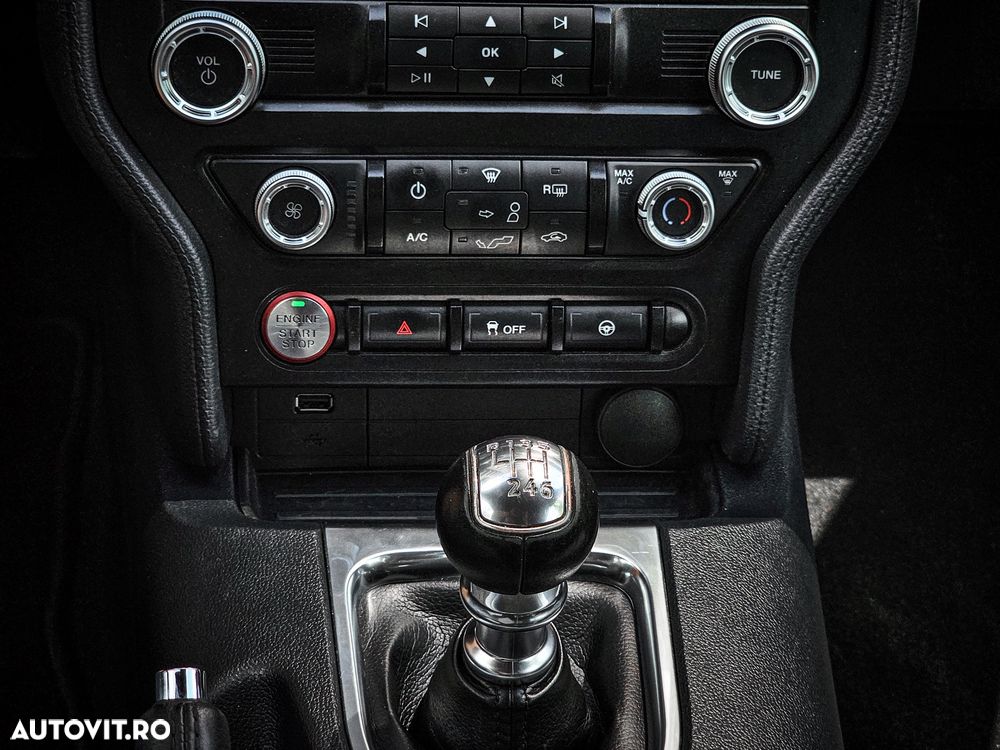 Ford Mustang 5.0 V8 GT - 14