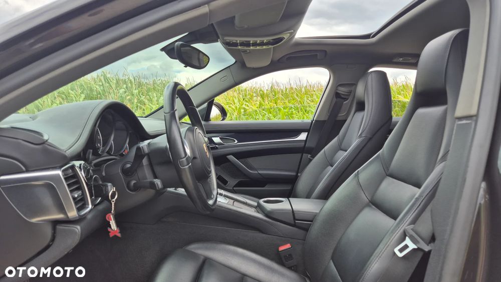 Porsche Panamera - 26