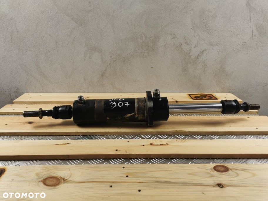 JLG 307 {Cylinder hydrauliczny skrętu} - 4