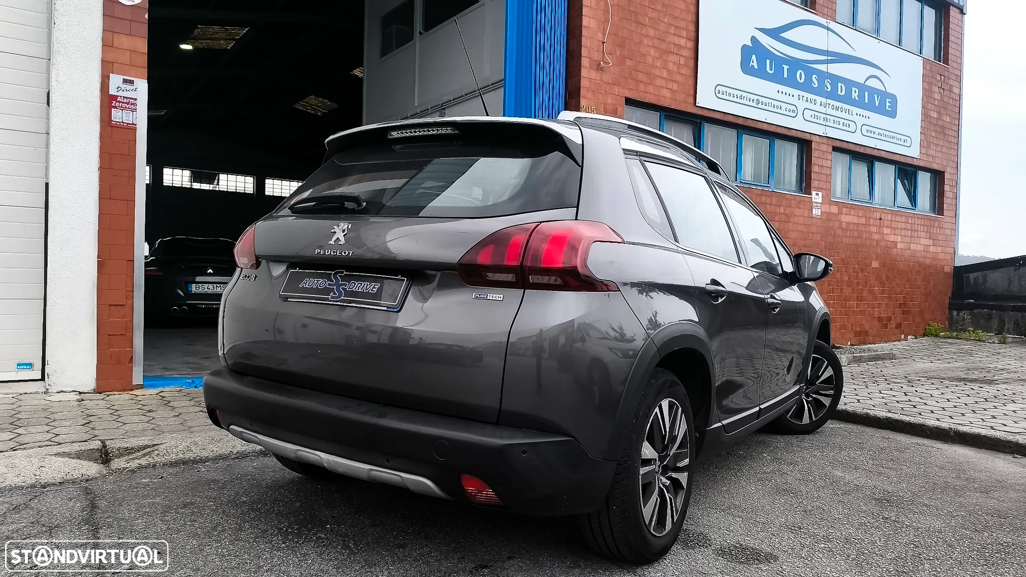 Peugeot 2008 1.2 PureTech Allure EAT6 - 8