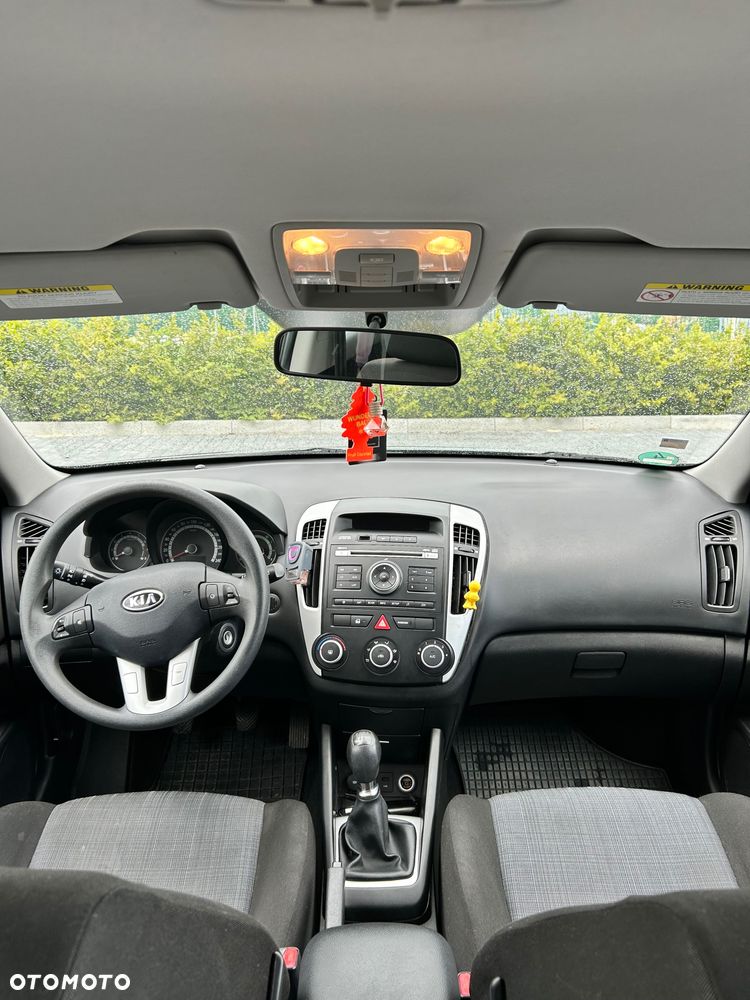 Kia Ceed - 1