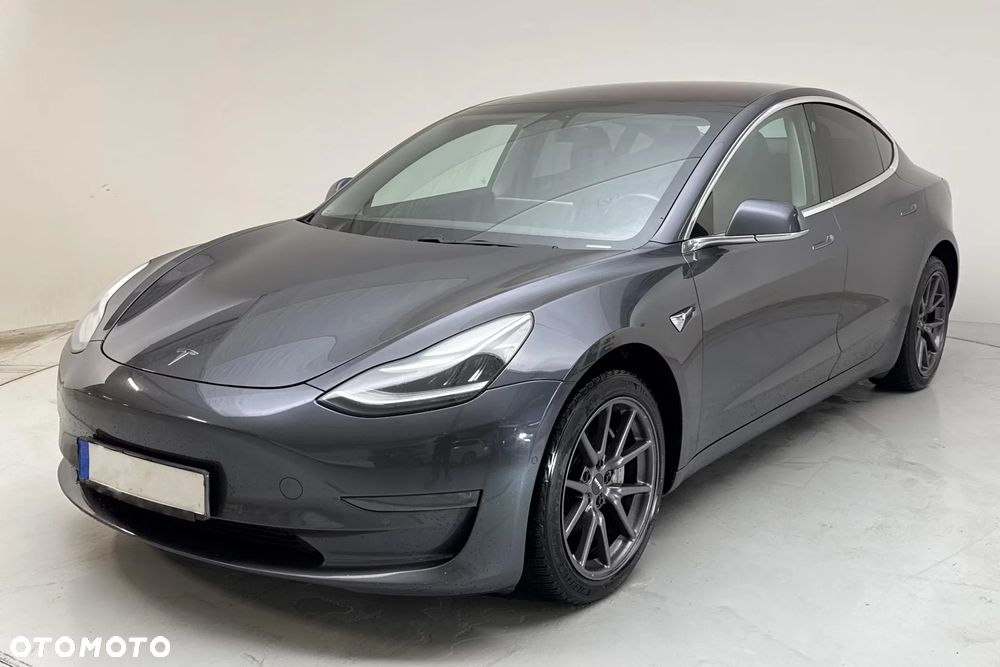 Tesla Model 3 - 1