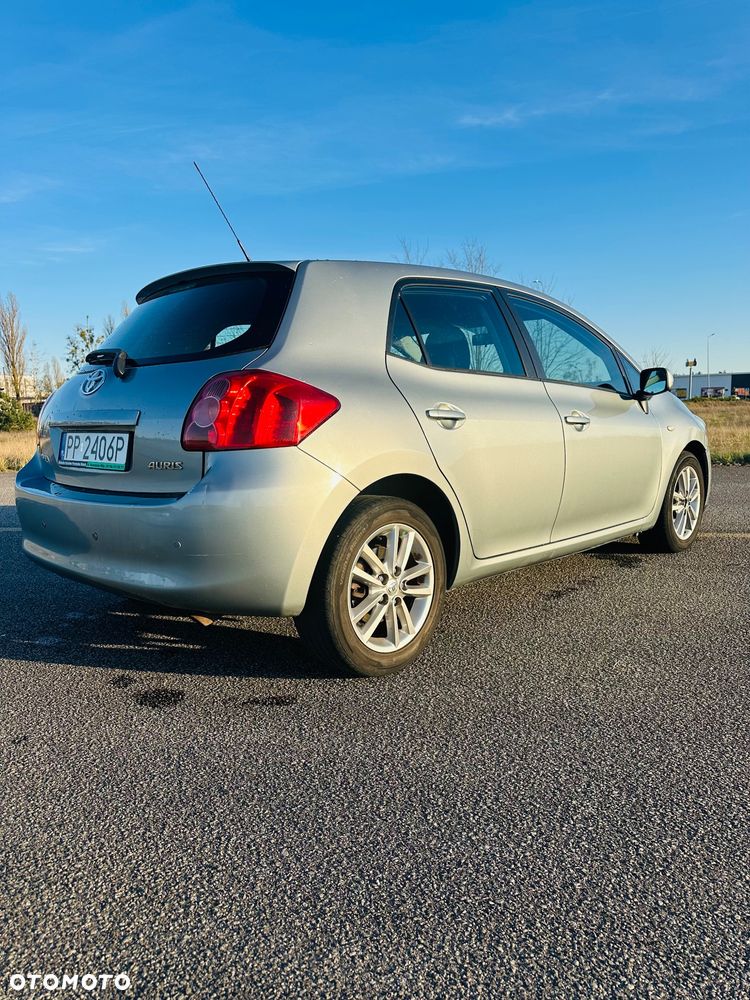 Toyota Auris 1.6 VVT-i Luna - 2