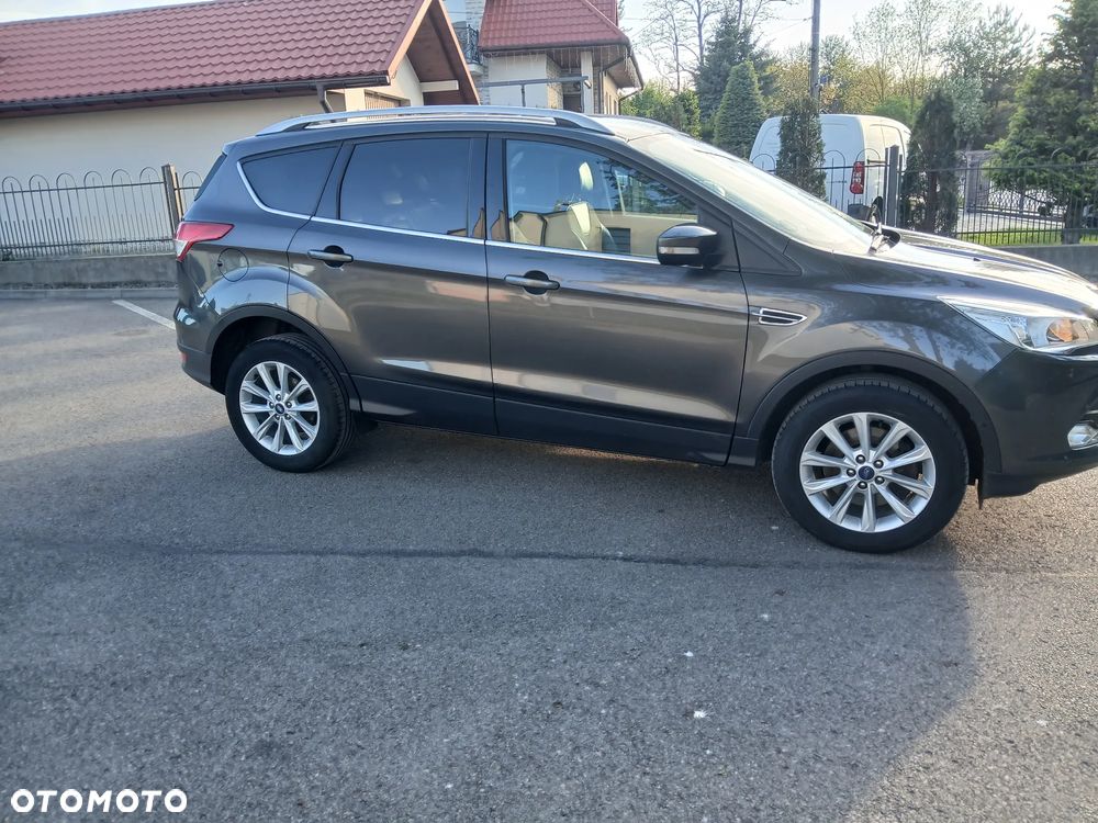 Ford Kuga 2.0 TDCi 2x4 Titanium - 5