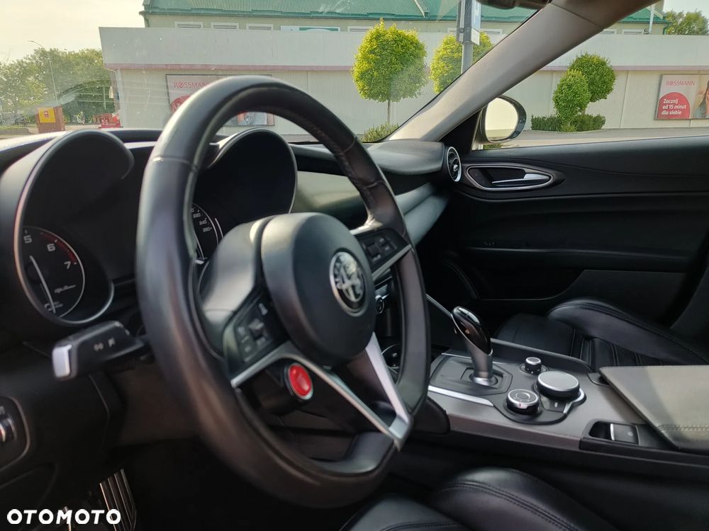 Alfa Romeo Giulia 2.0 Turbo Veloce Q4 - 11