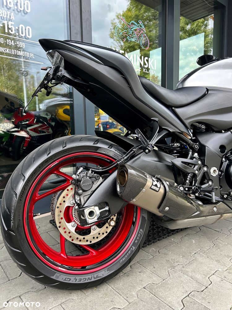 Suzuki GSX 1000 - 16