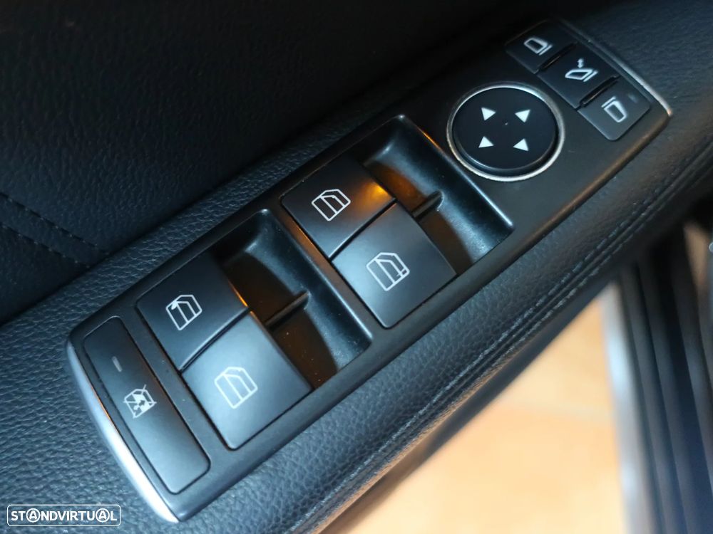 Mercedes-Benz E 250 CDi Elegance BlueEfficiency — fotografia 17