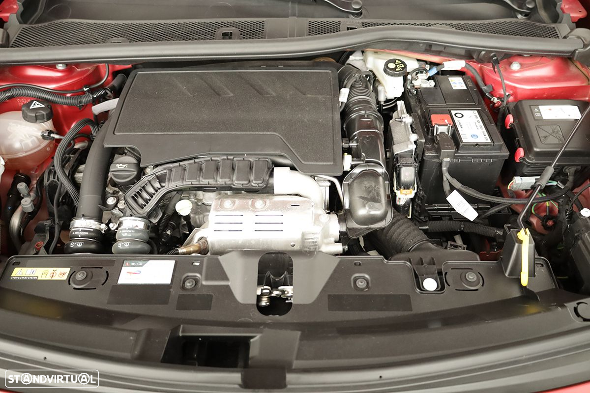 Peugeot 2008 1.2 PureTech Allure EAT8 - 24