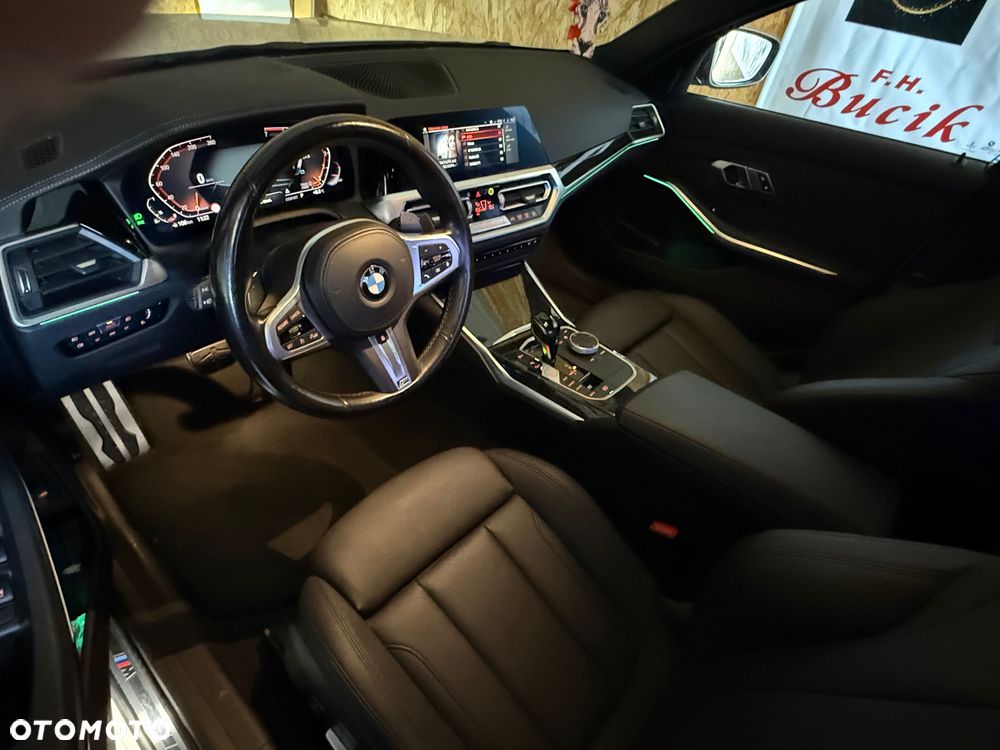BMW Seria 3 330i xDrive M Sport - 16