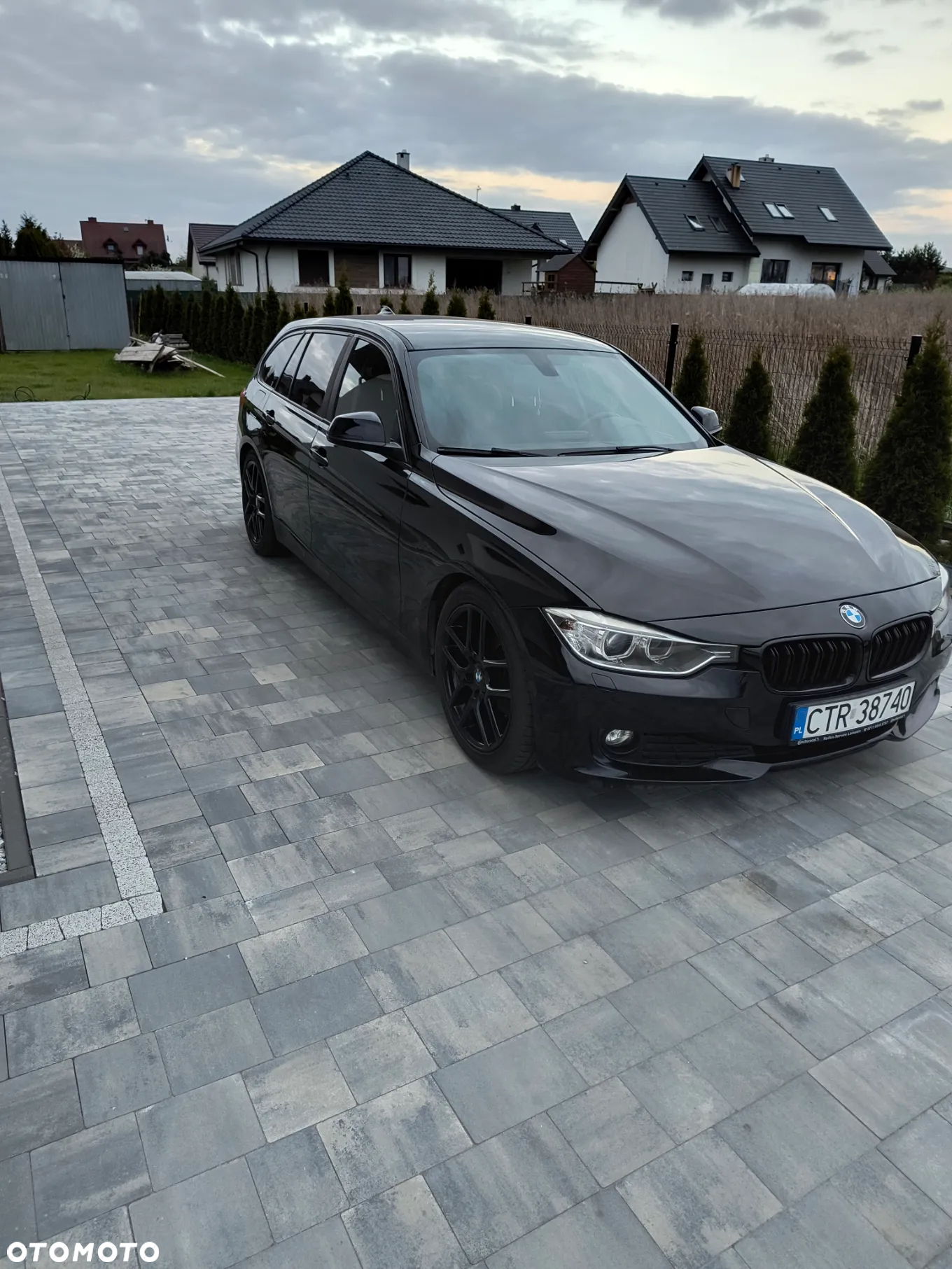 BMW Seria 3 318d Touring - 3