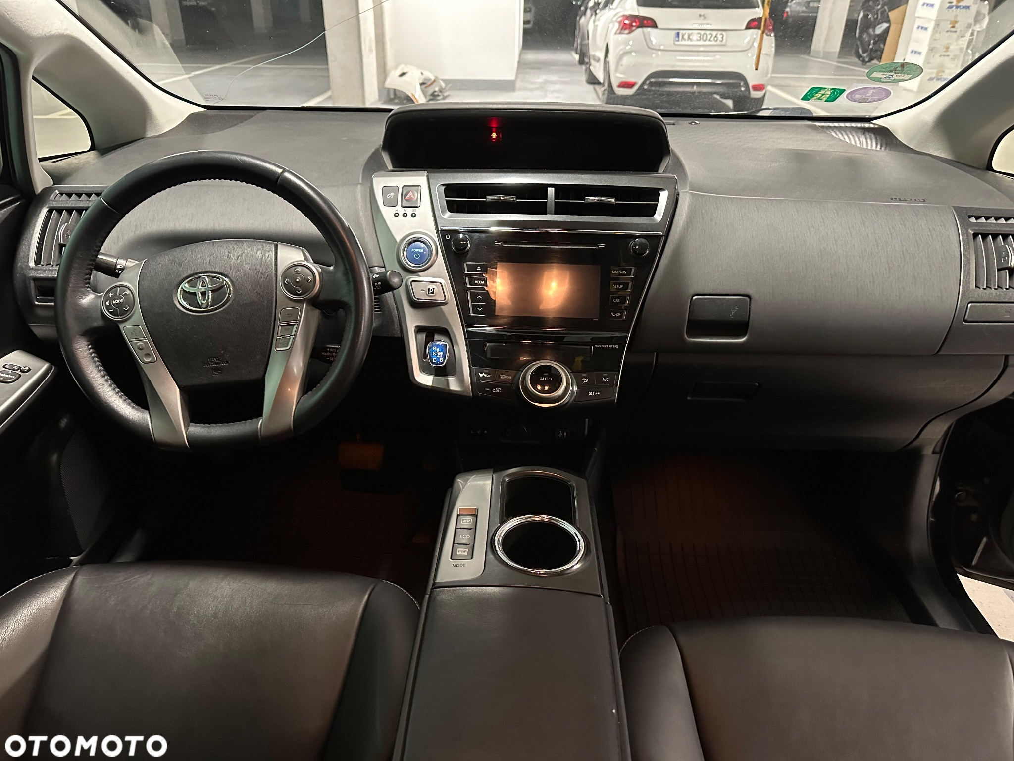 Toyota Prius+ (Hybrid) - 10