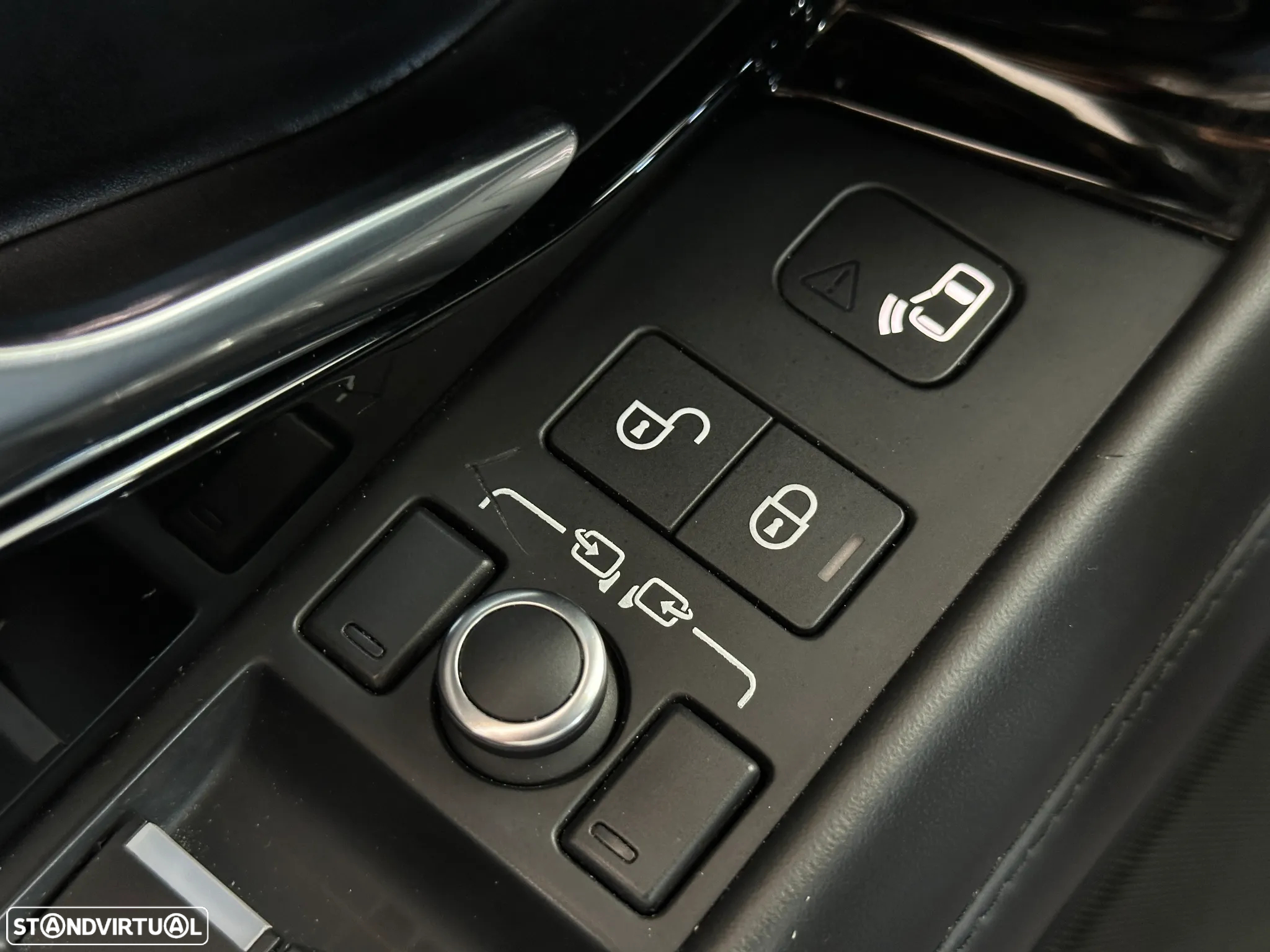 Land Rover Range Rover Evoque 2.0 P250 AWD R-Dynamic HSE Auto - 53
