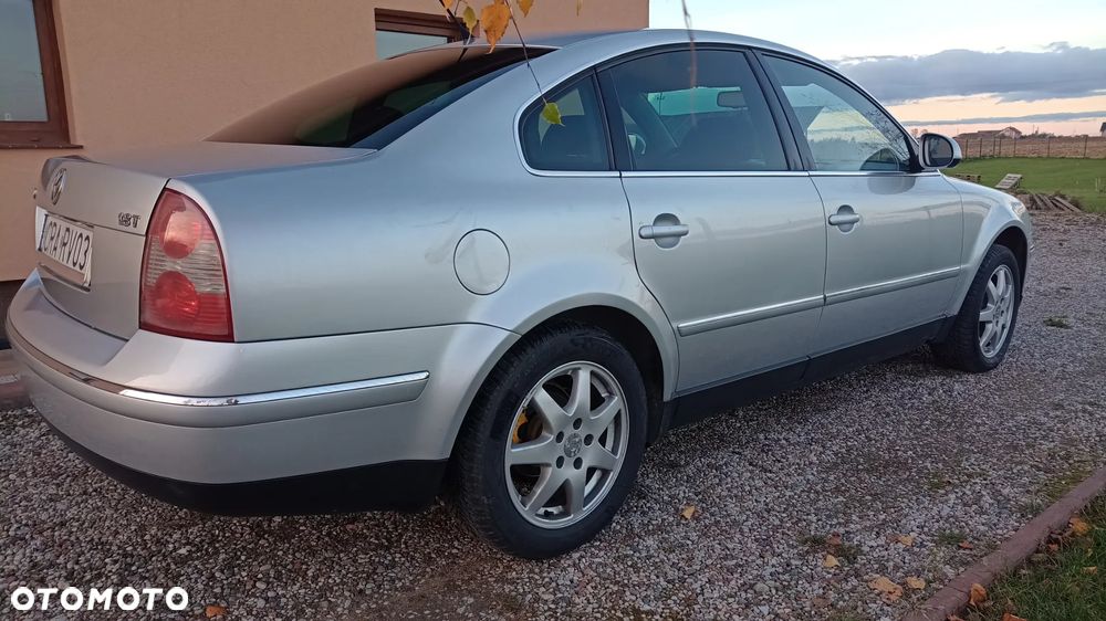 Volkswagen Passat 1.8T Basis - 2