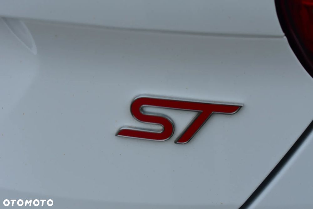 Ford Focus 2.0 EcoBoost ST mit Leder-Sport-Paket - 28