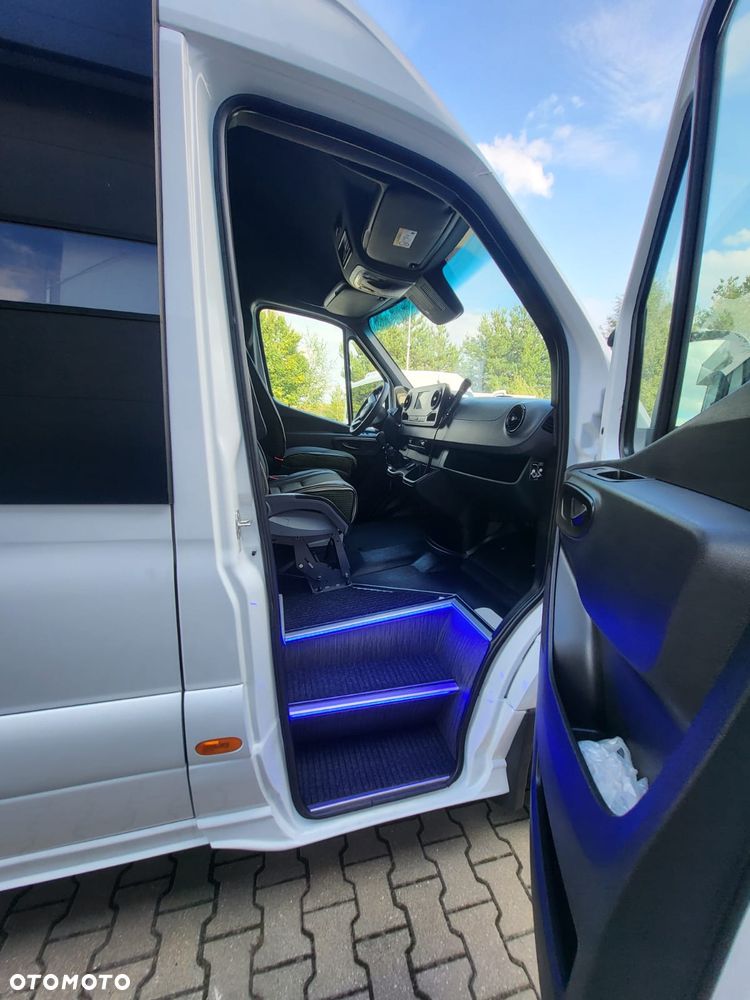 Mercedes-Benz Sprinter 517 CDI - NOWY! - 24 miejsca + 3  stojące - 7