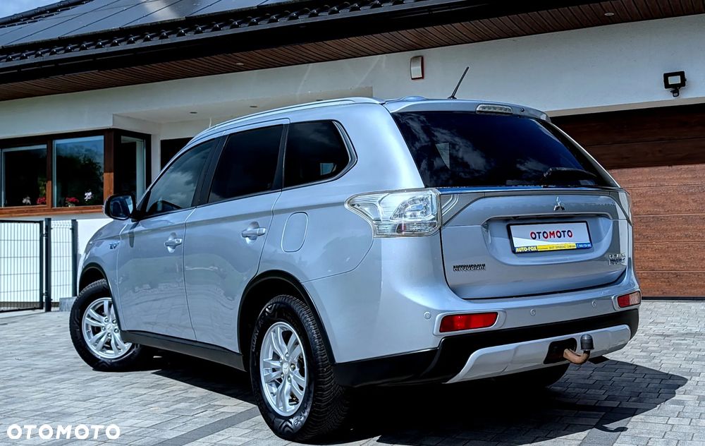 Mitsubishi Outlander Instyle NAVI + - 6