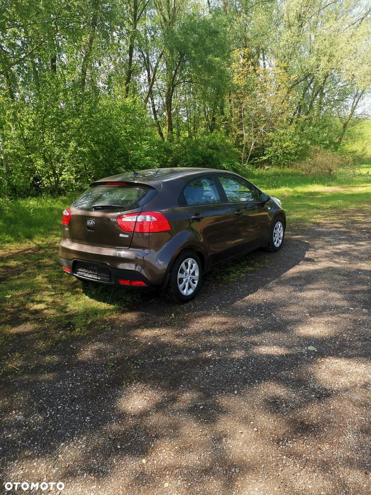Kia Rio - 21