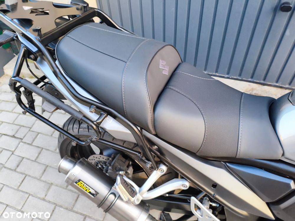 Suzuki GSX - 17