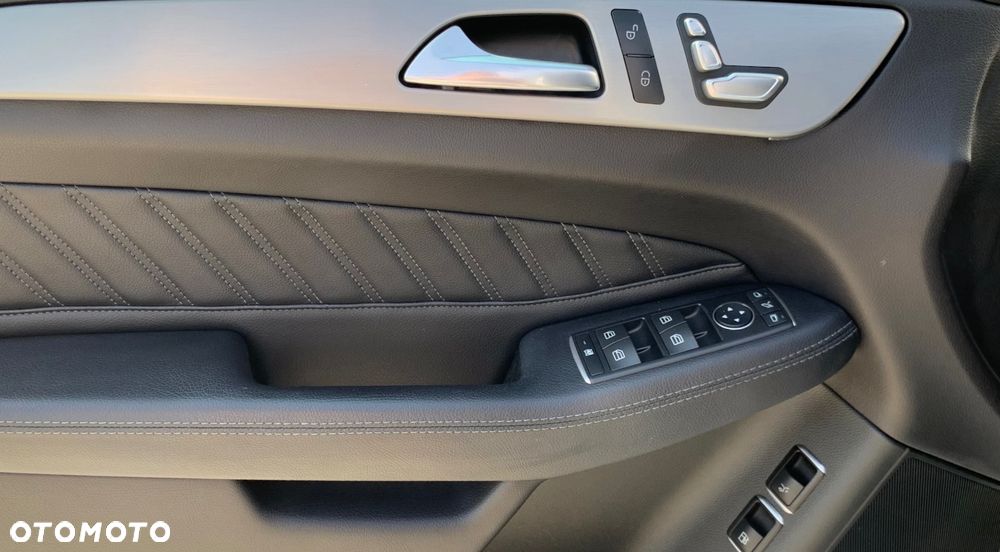 Mercedes-Benz GLE 500 e 4Matic 7G-TRONIC AMG Line - 20