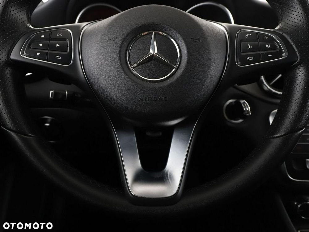 Mercedes-Benz CLA 200 7G-DCT Urban - 22