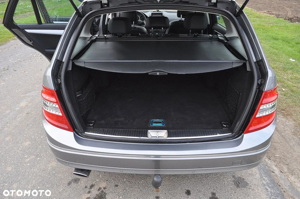 Mercedes-Benz Klasa C 200 T CGI Automatik BlueEFFICIENCY Avantgarde - 14