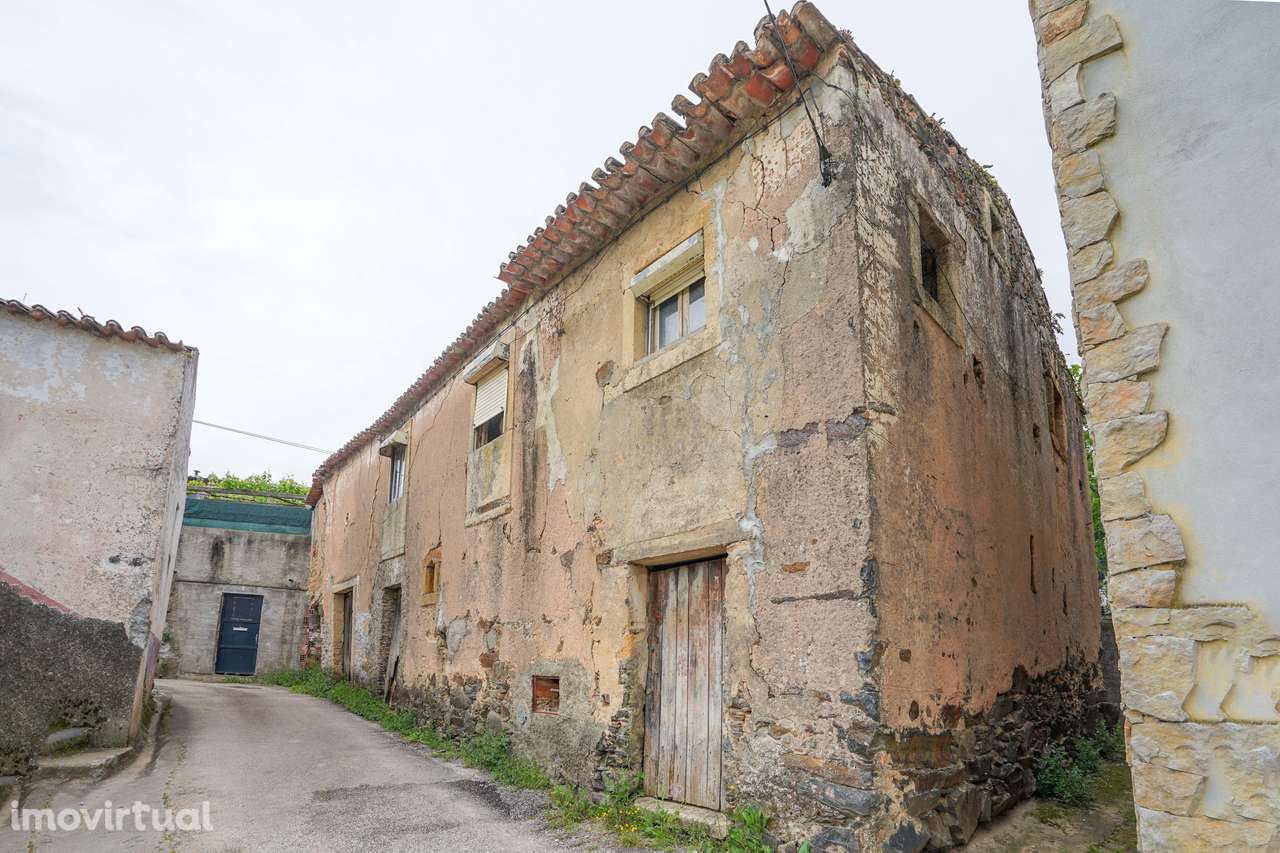 Moradia para recuperar - C/ terreno - Grande imagem: 3/17
