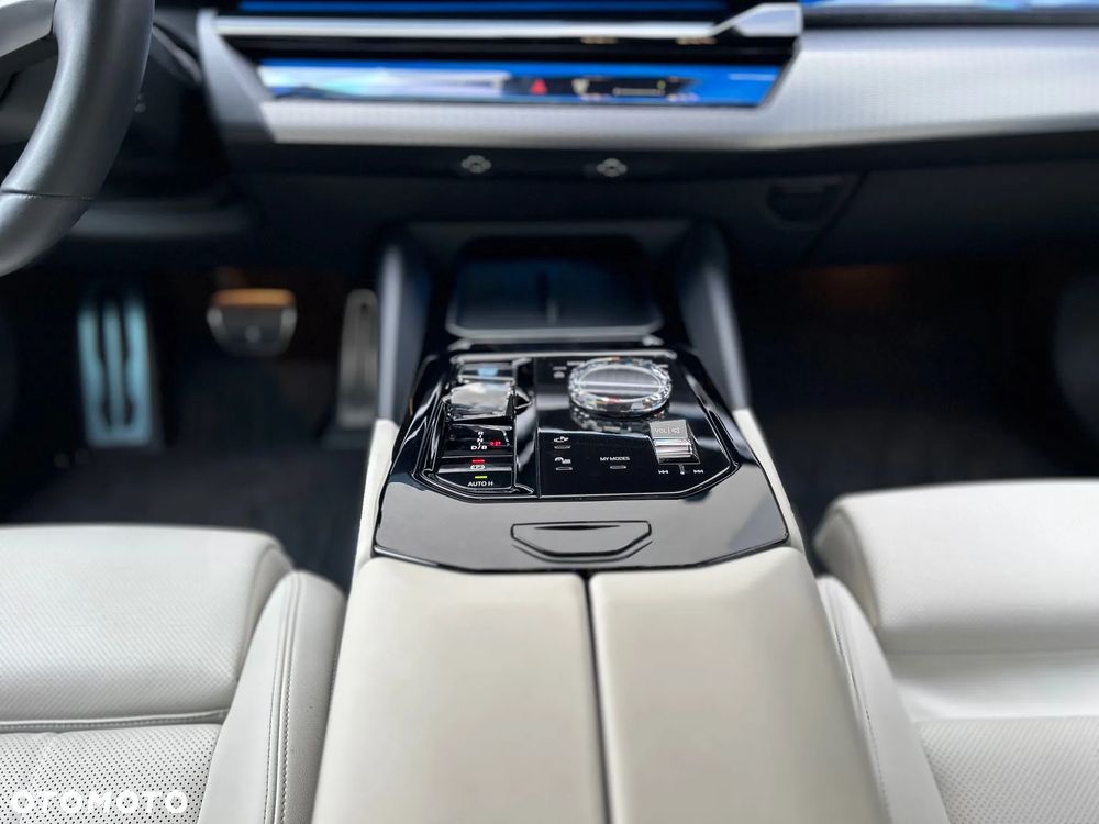 BMW i5 83.9kWh M60 xDrive - 18