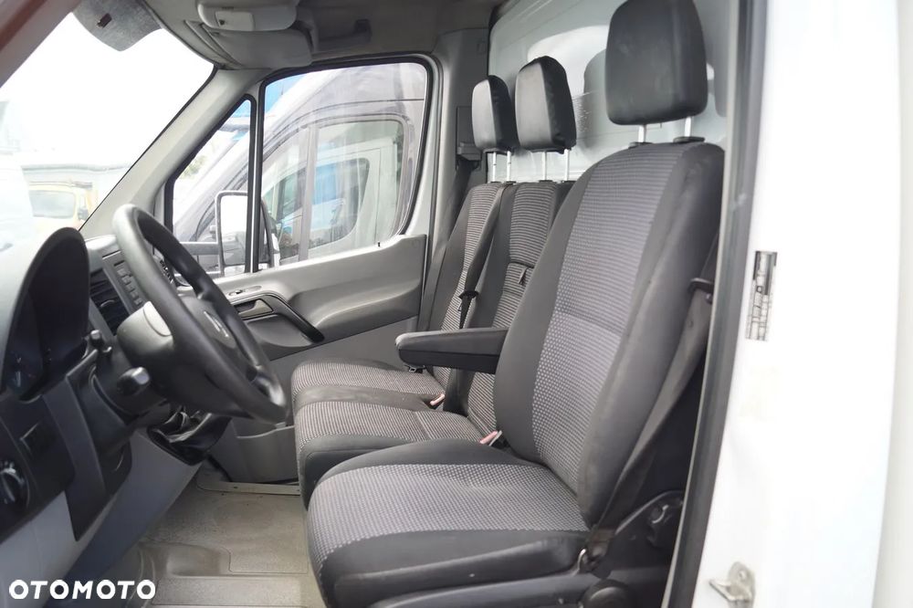 Mercedes-Benz Sprinter - 16