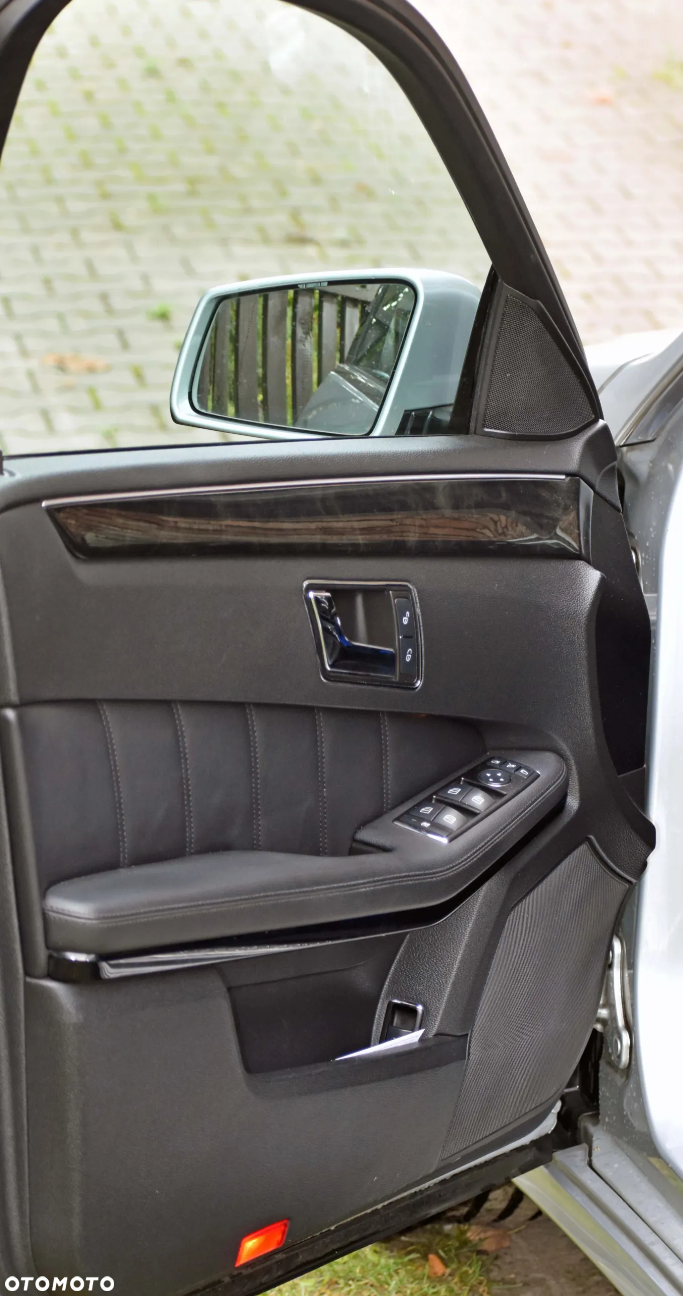 Mercedes-Benz Klasa E 220 CDI BlueEff Avantgarde - 12