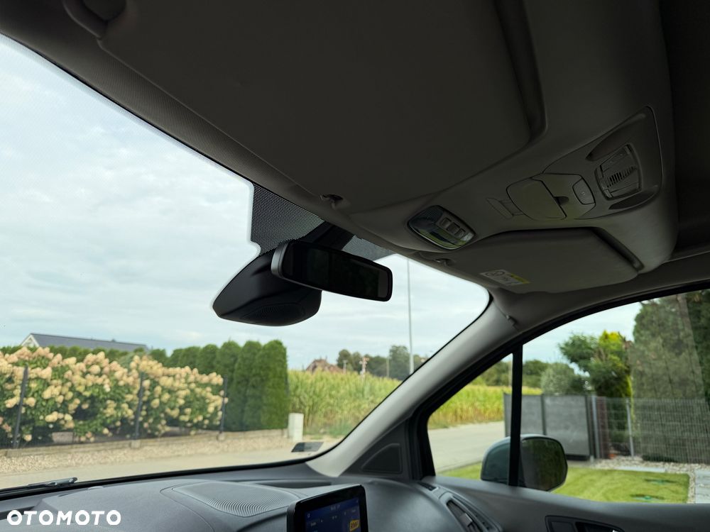 Ford Tourneo Connect Grand - 28