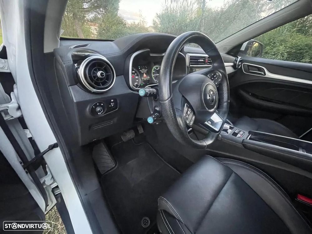 MG ZS Luxury - 25