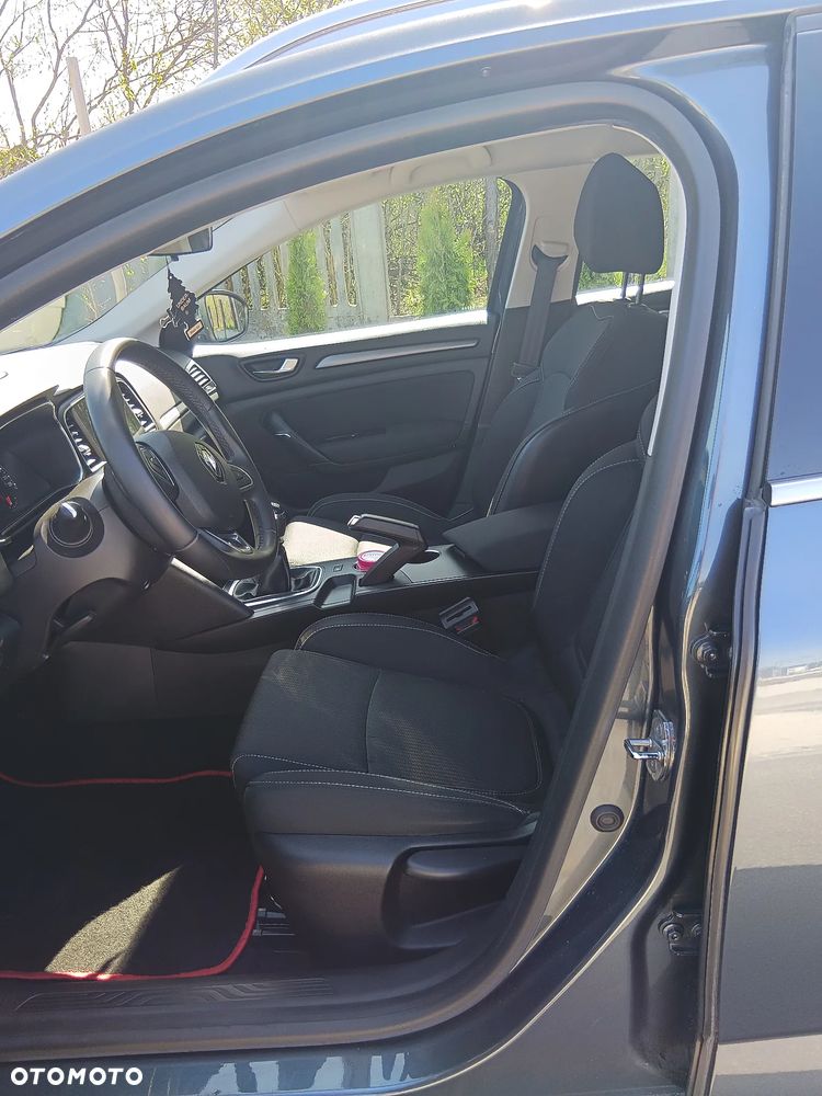 Renault Megane TCe 115 GPF ZEN - 8