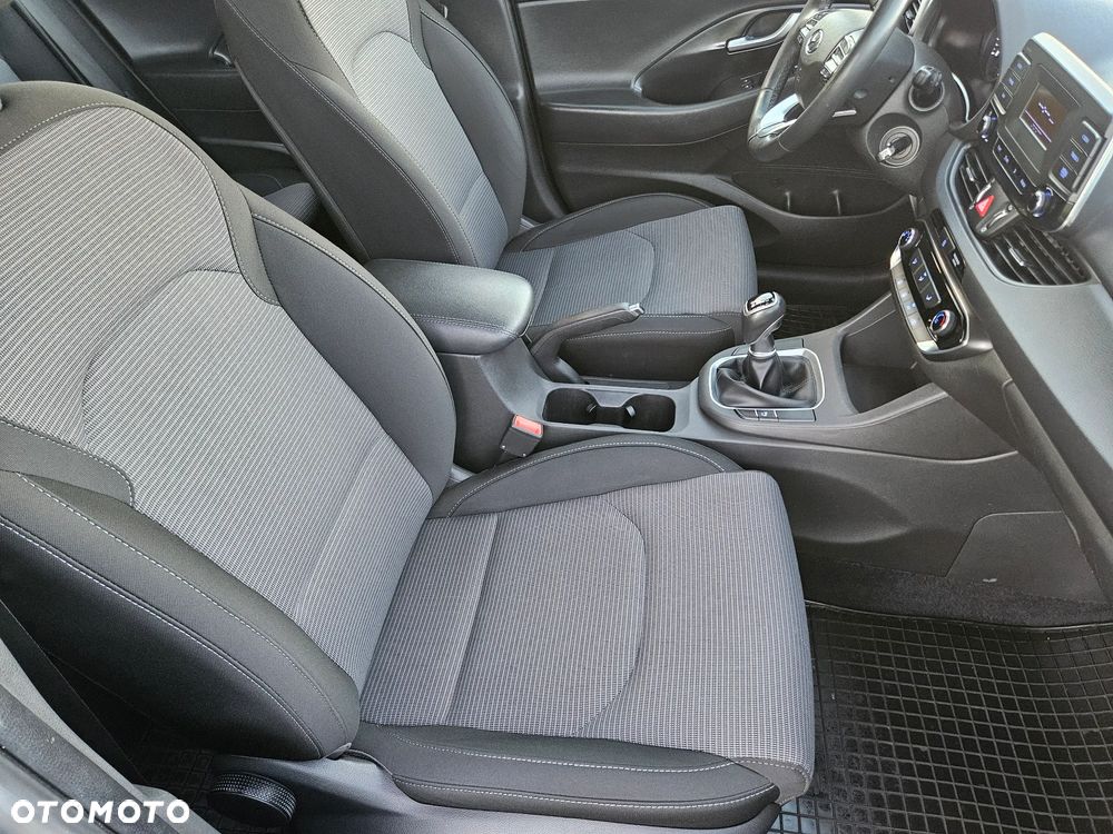 Hyundai i30 1.5 DPI Modern - 23