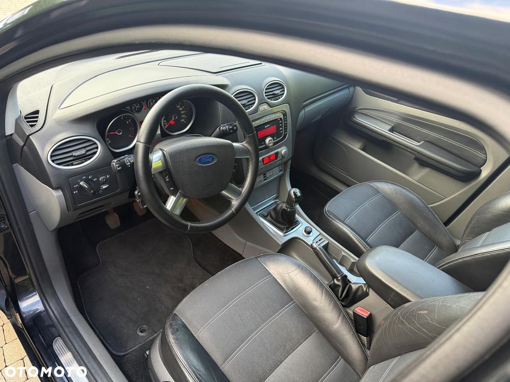 Ford Focus 2.0 Ghia - 7
