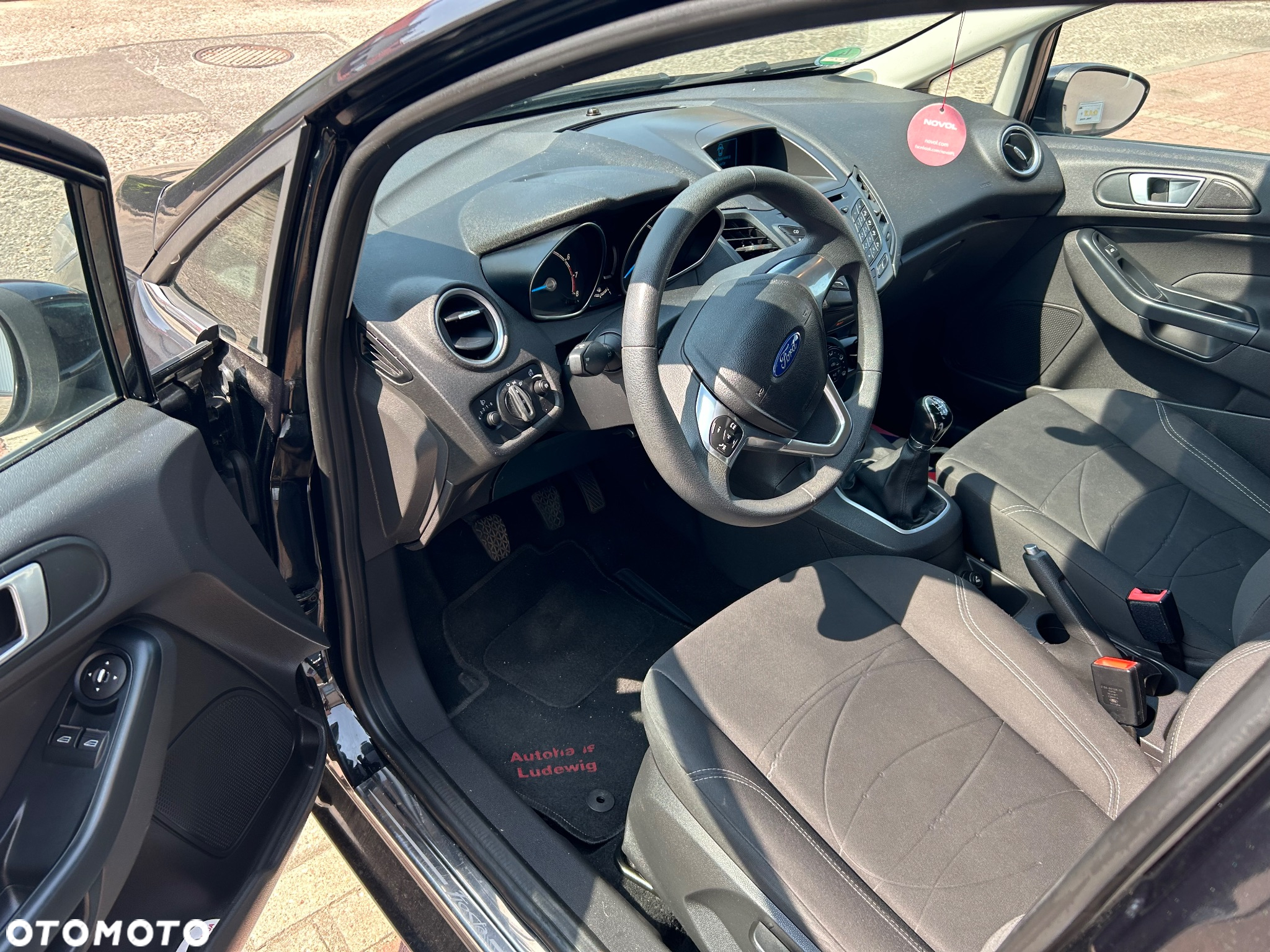 Ford Fiesta 1.0 Platinium X - 12
