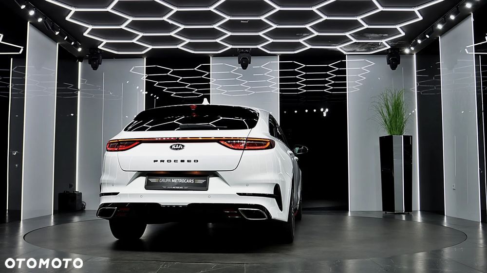 Kia ProCeed 1.6 T-GDI GT DCT - 9