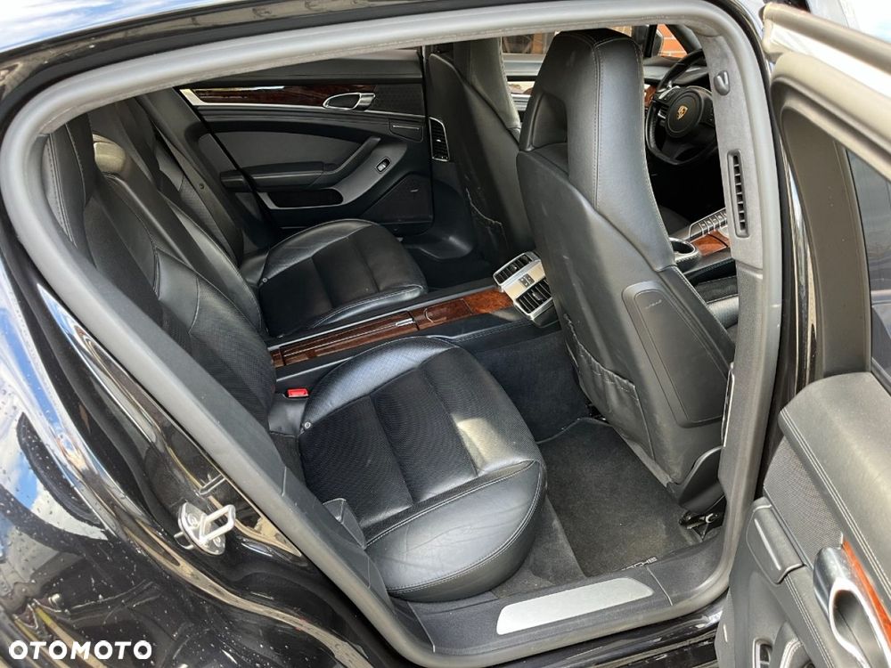 Porsche Panamera Turbo - 23