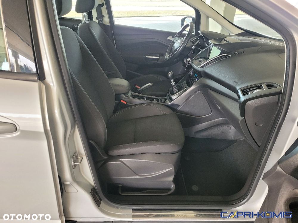 Ford Grand C-MAX - 11