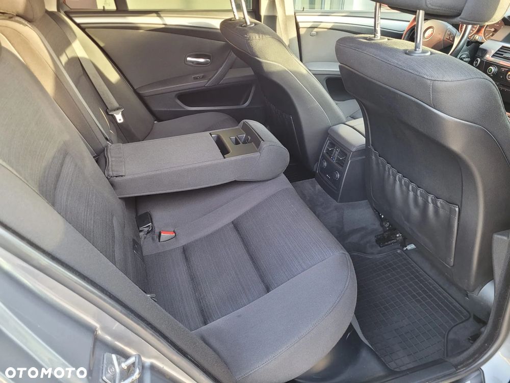 BMW Seria 5 520d - 25