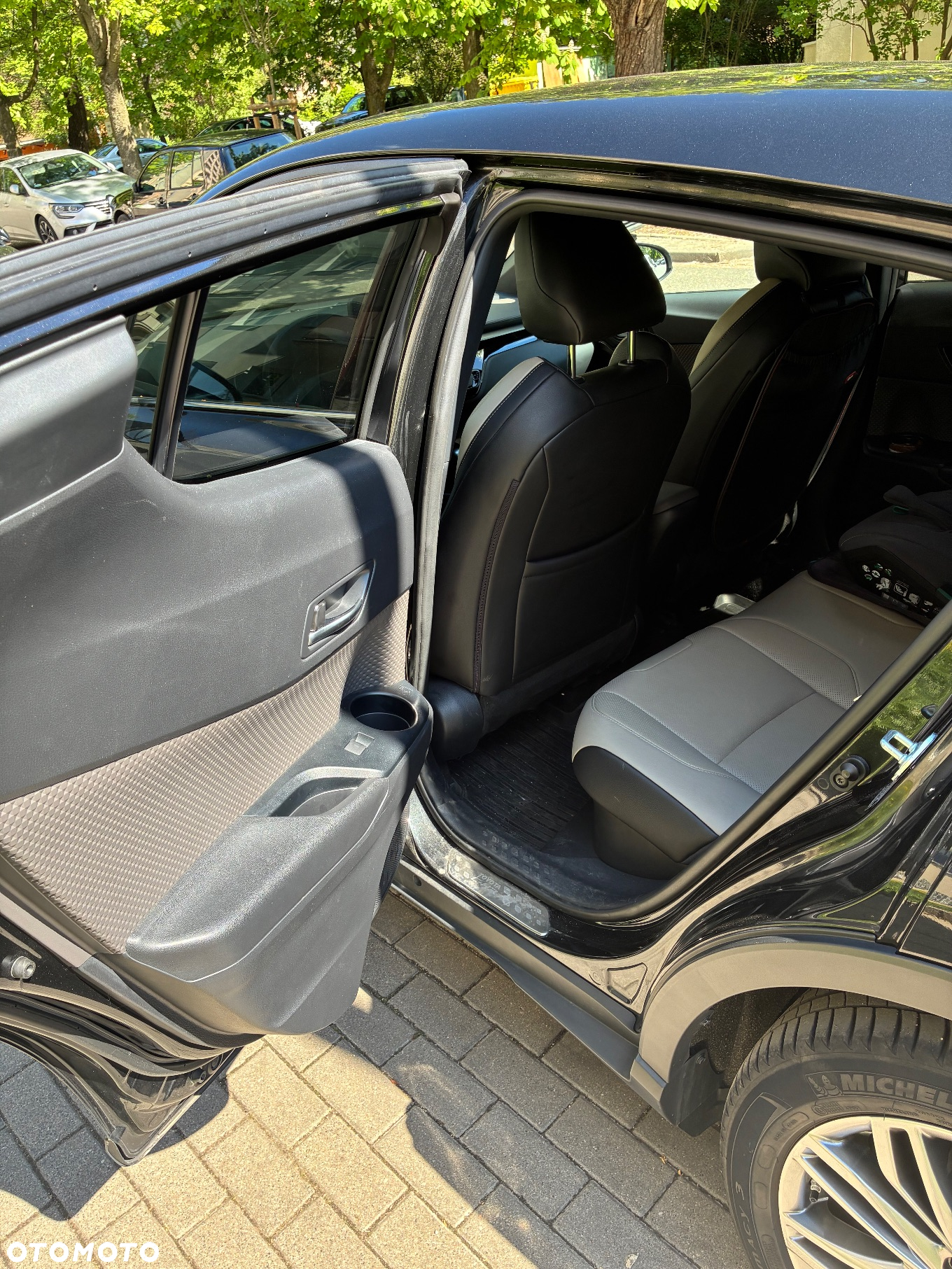 Toyota C-HR 2.0 Hybrid Executive - 31