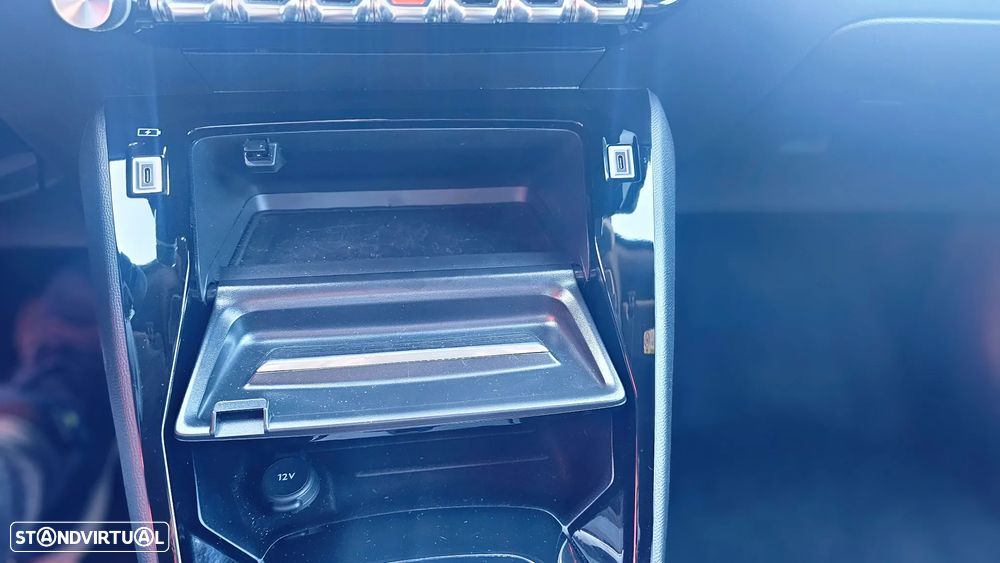 Peugeot 2008 Hybrid 145 e-DSC Allure - 40