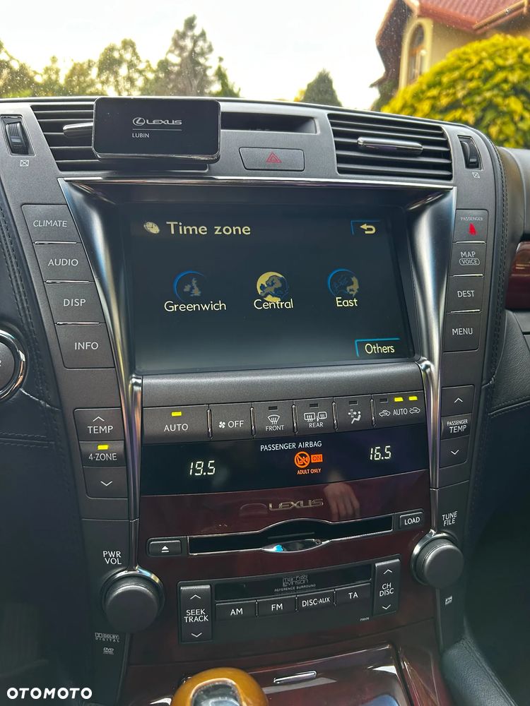 Lexus LS 600h L Prestige - 22