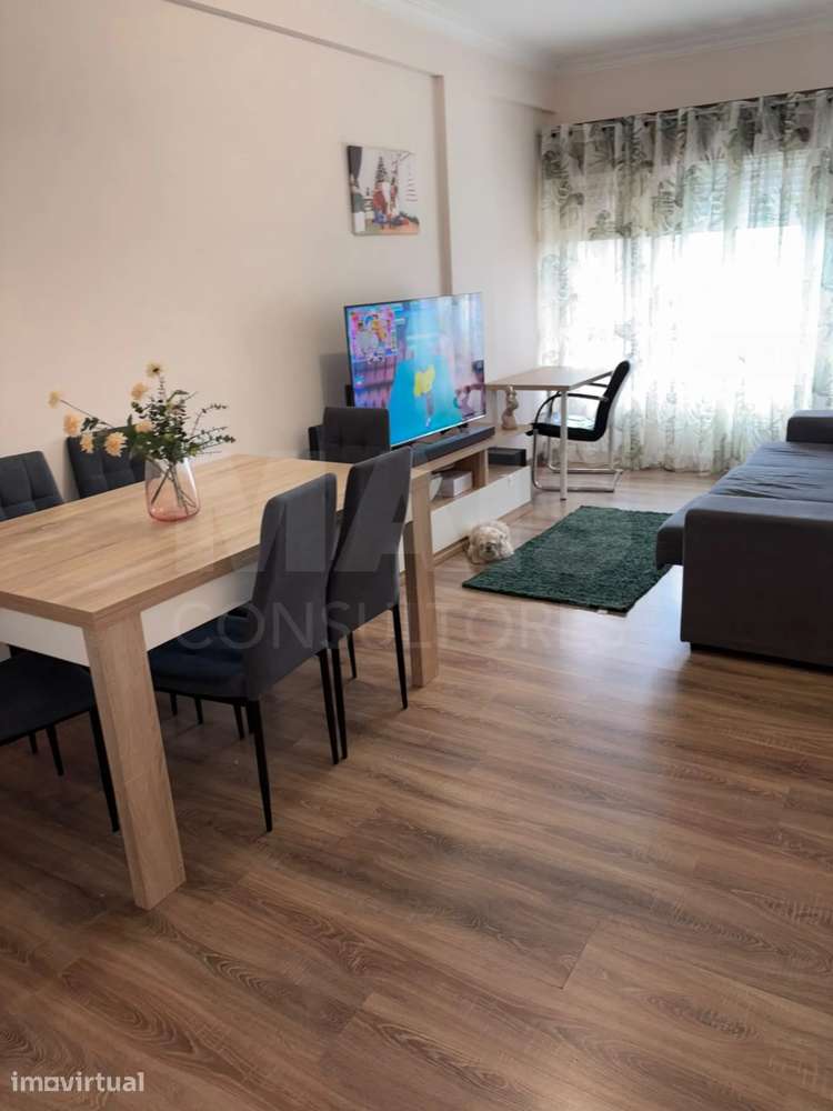 Apartamento T2 remodelado na Póvoa de Santa Iria - Grande imagem: 2/19
