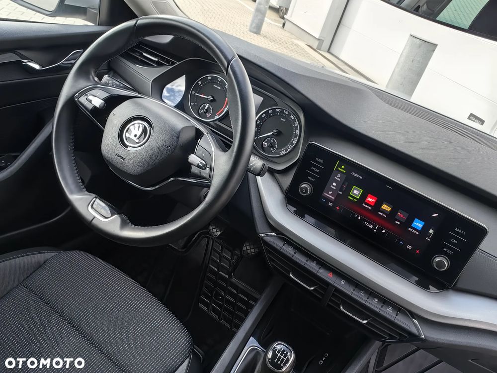 Skoda Octavia 1.5 TSI Business - 10