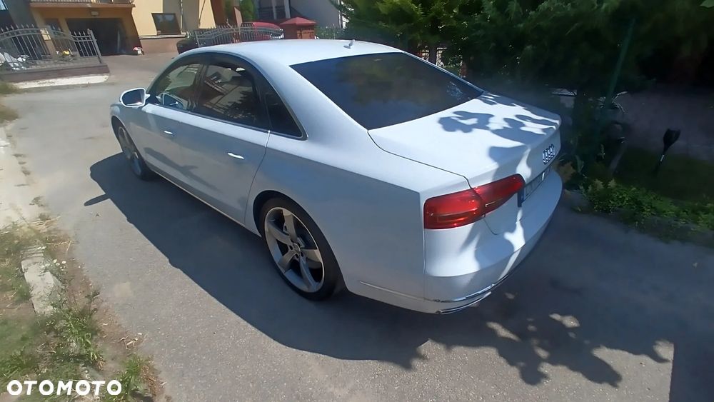 Audi A8 4.2 TDI DPF (clean diesel) quattro tiptronic - 30